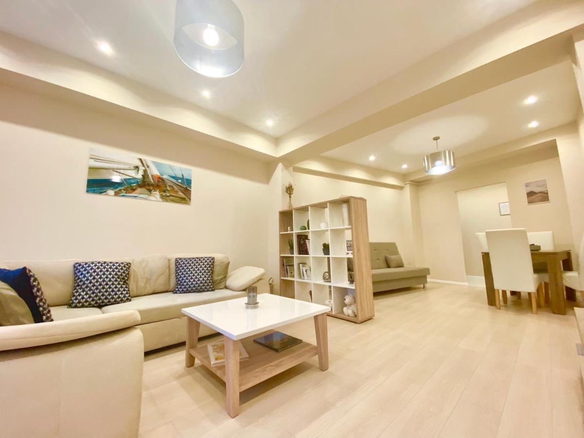 Hideout In Style With Free Parking - Luxury Apartmán *